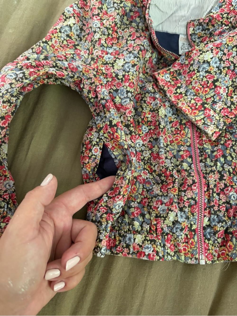 Lot of 4T girls clothes - Picture 10 of 16